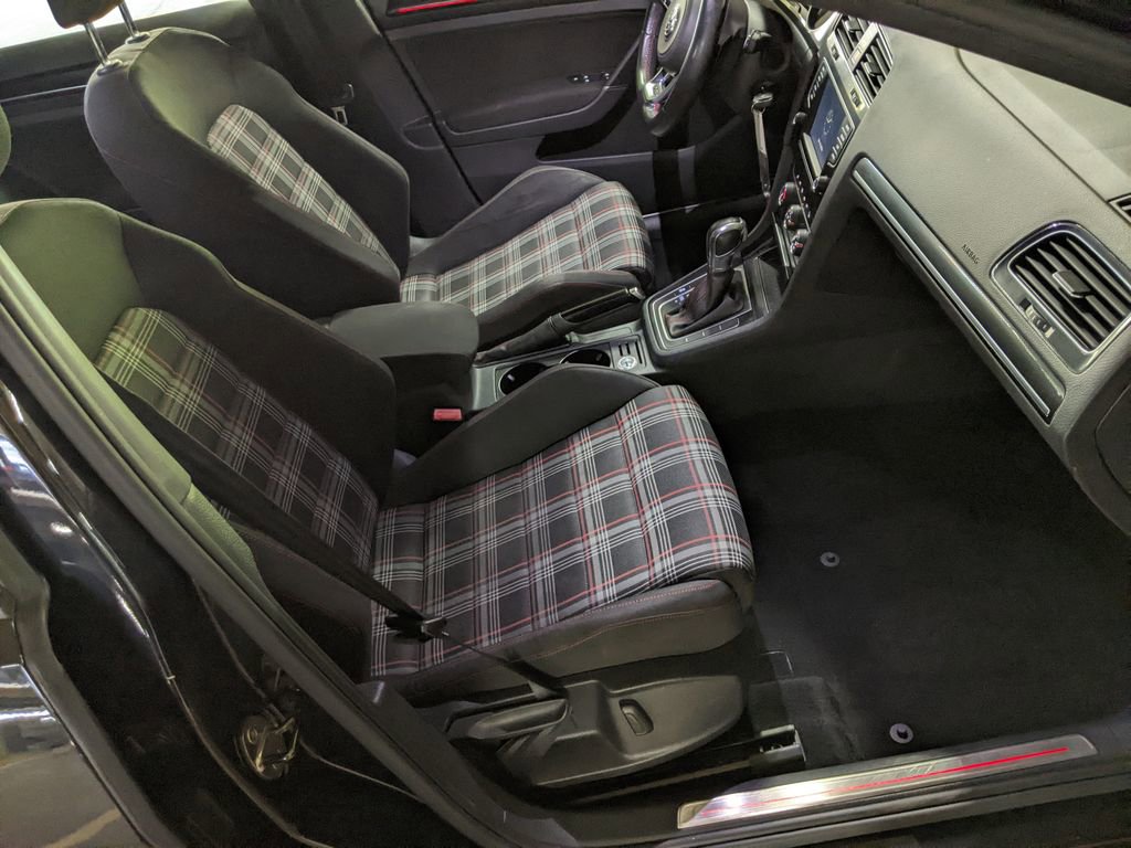 Used 2016 Volkswagen GTI Autobahn image 22