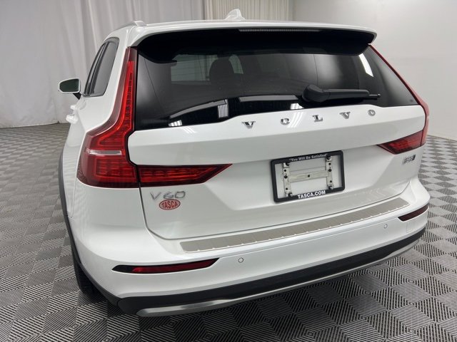 Used 2023 Volvo V60 B5 Cross Country Plus w/ Climate Package image 7