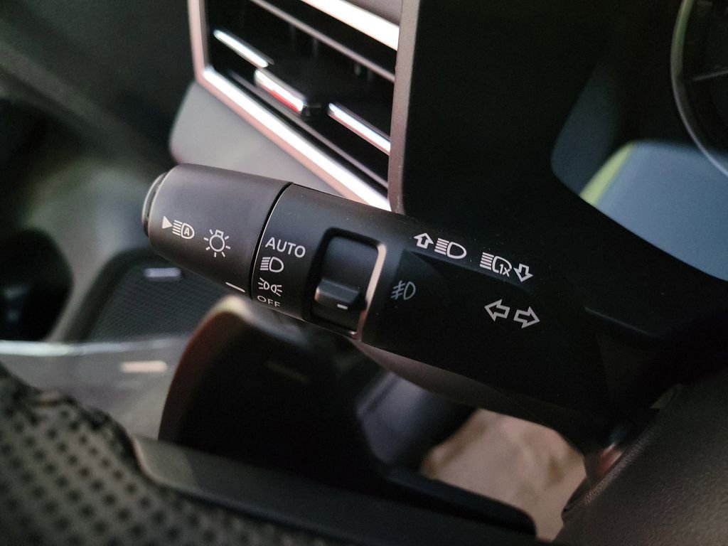 New 2026 Mitsubishi Outlander SE FWD image 13