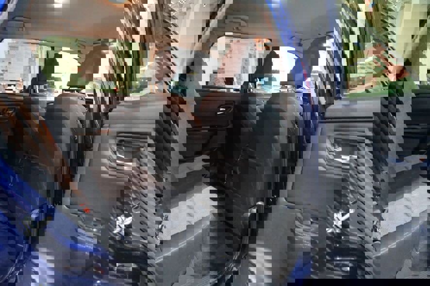 Used 2025 Nissan Rogue SV image 23