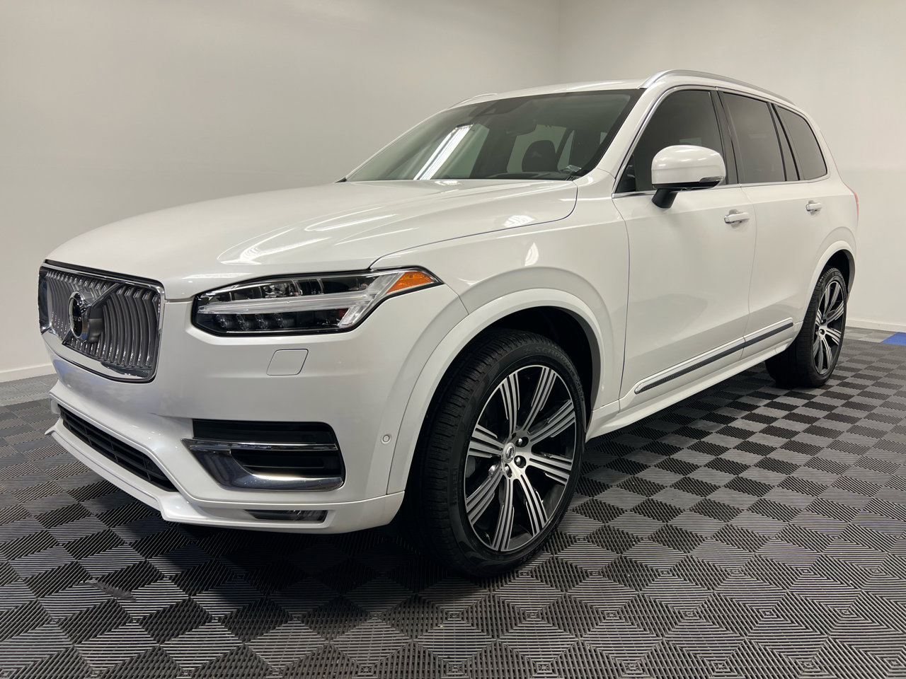 Used 2022 Volvo XC90 T6 Inscription w/ Advanced Package image 3