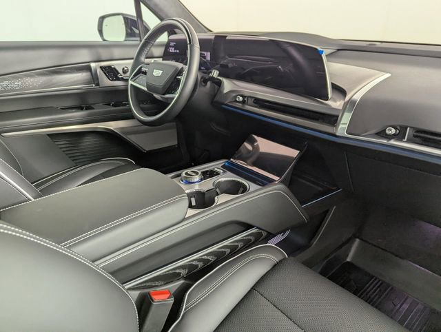 Used 2026 Cadillac Vistiq Platinum w/ LPO, Floor Liner Package AWD/4WD image 29
