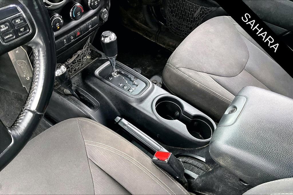 Used 2016 Jeep Wrangler Unlimited Sahara w/ Connectivity Group image 17