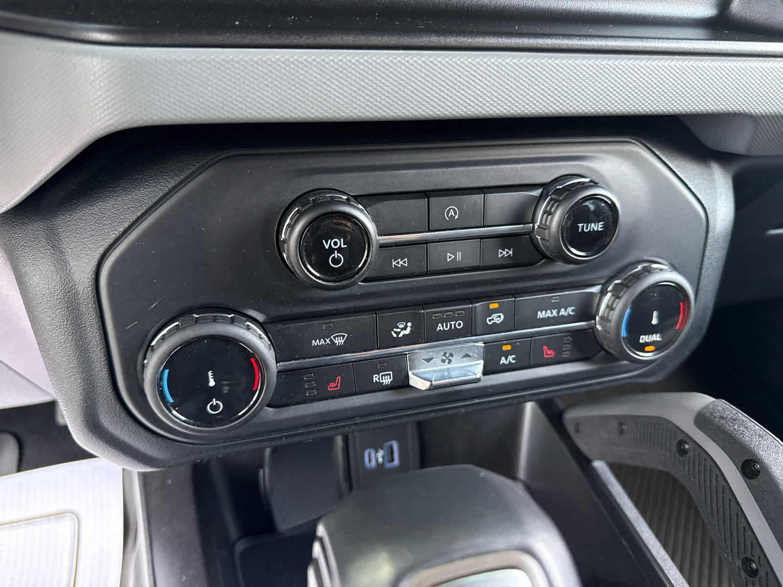 Used 2022 Ford Bronco Big Bend w/ Sasquatch Package AWD/4WD image 22