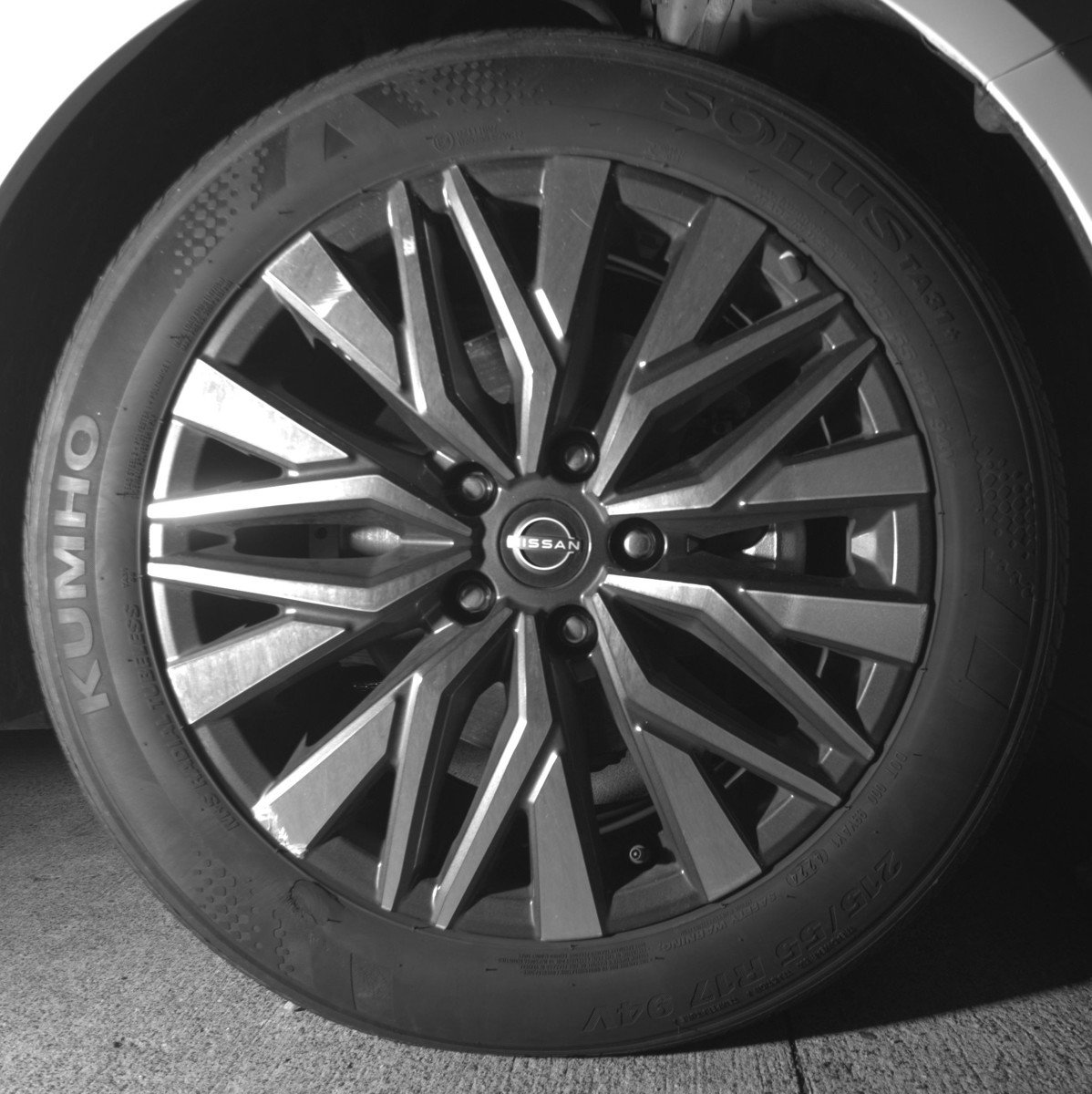 Used 2025 Nissan Altima 2.5 SV FWD image 13