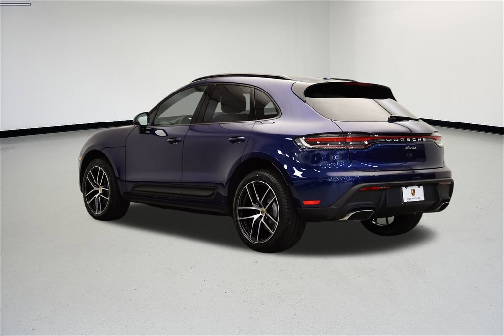 Used 2025 Porsche Macan image 3