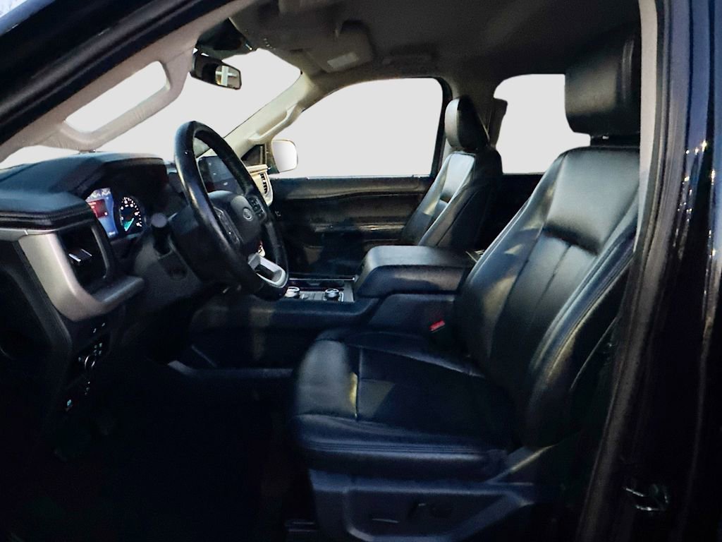 Used 2024 Ford Expedition Max XLT image 27