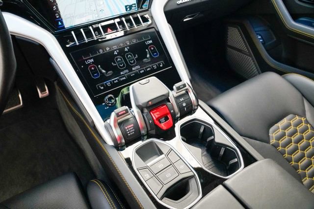Used 2022 Lamborghini Urus image 58