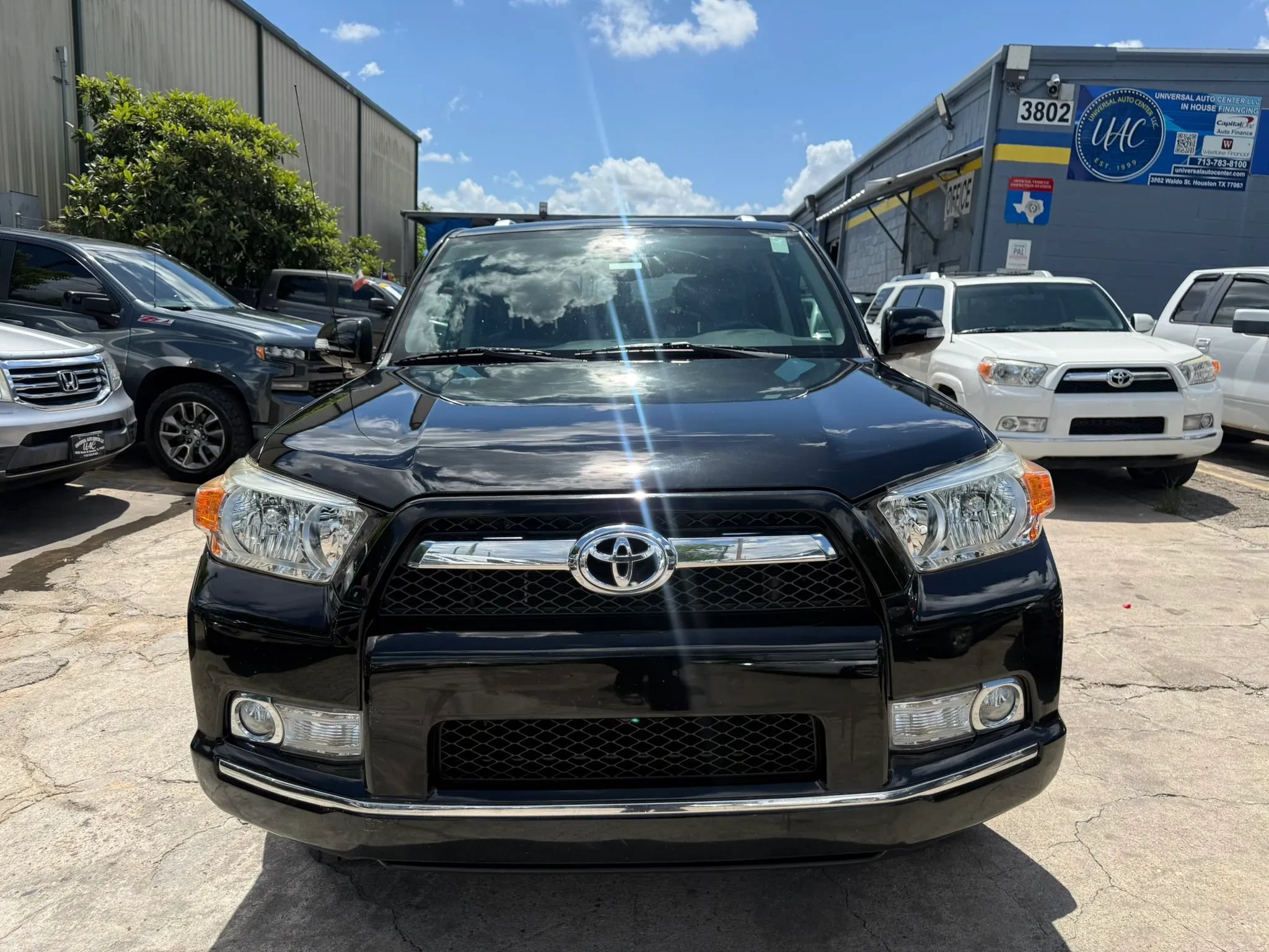 Used 2010 Toyota 4Runner Limited AWD/4WD image 2