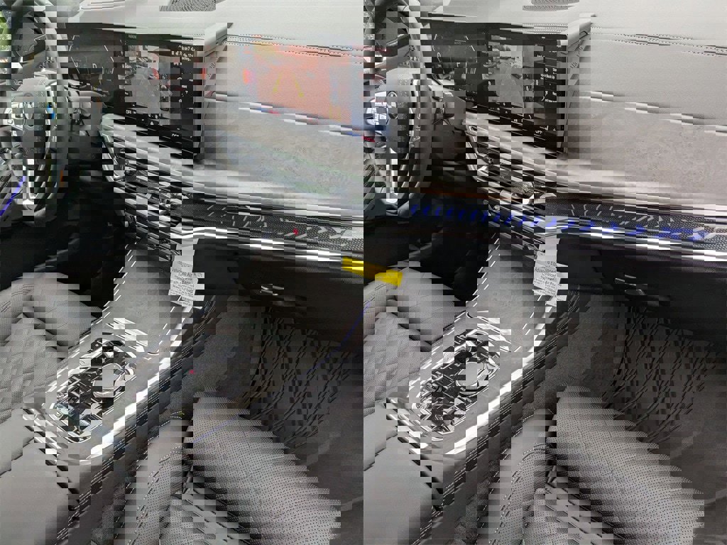 New 2025 BMW X7 xDrive40i w/ Premium Package image 39