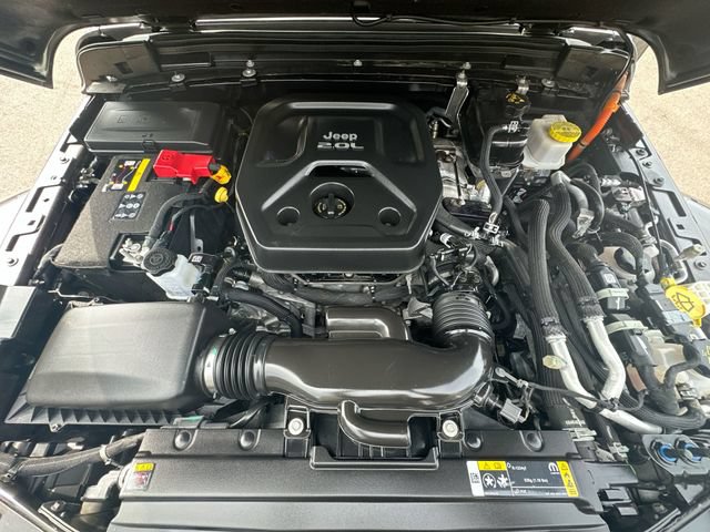 Used 2021 Jeep Wrangler Unlimited Sahara w/ Cold Weather Group AWD/4WD image 27