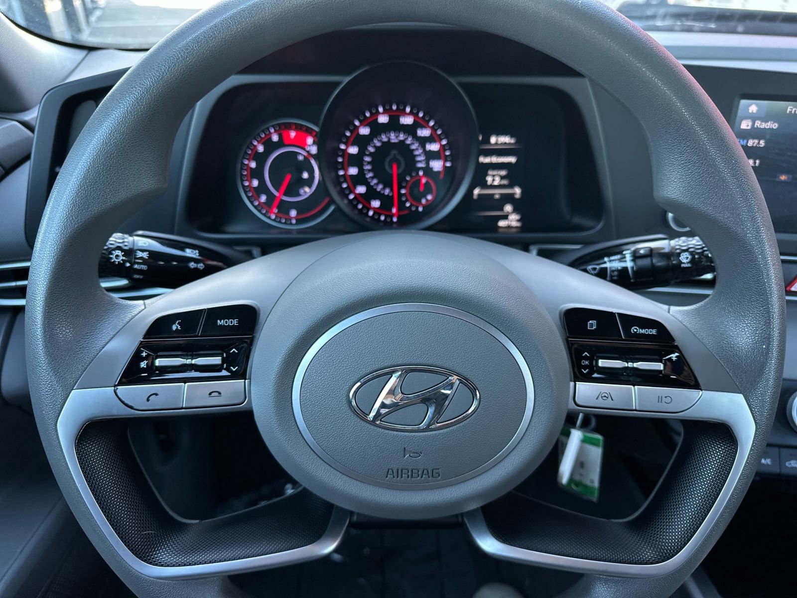 Used 2021 Hyundai Elantra SE image 21