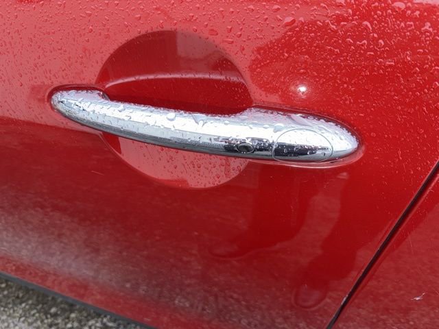 Used 2015 MINI Cooper 4-Door Hardtop image 17