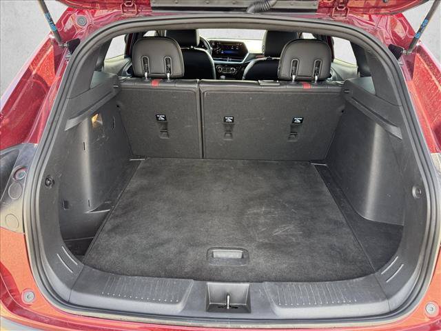 Used 2024 Chevrolet Trax RS w/ Sunroof Package FWD image 7