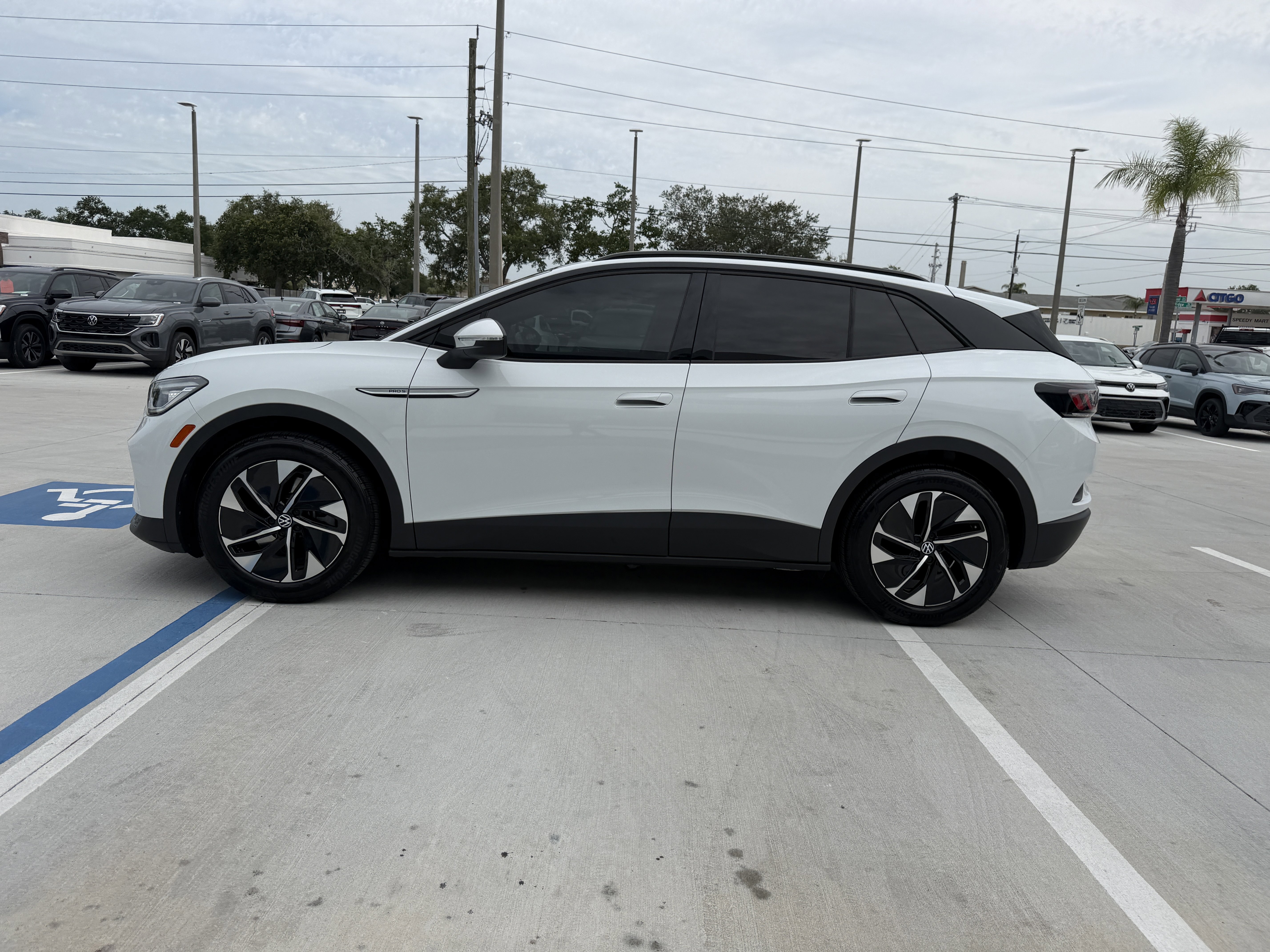 Used 2021 Volkswagen ID.4 Pro S RWD image 6
