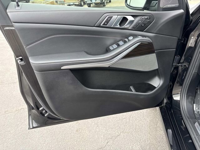 Used 2023 BMW X7 xDrive40i w/ Premium Package image 8