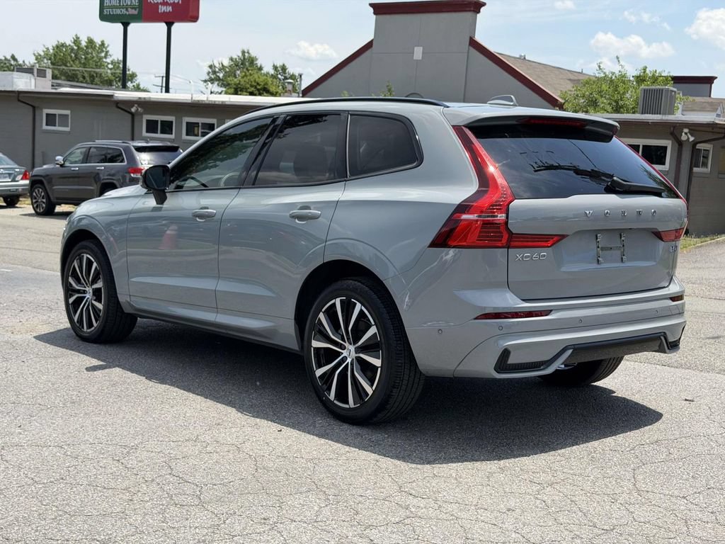 Used 2024 Volvo XC60 B5 Plus AWD/4WD image 22