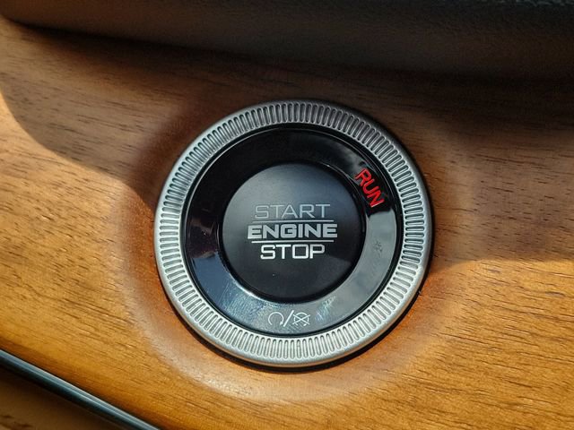 Used 2024 Jeep Grand Cherokee Summit AWD/4WD image 31