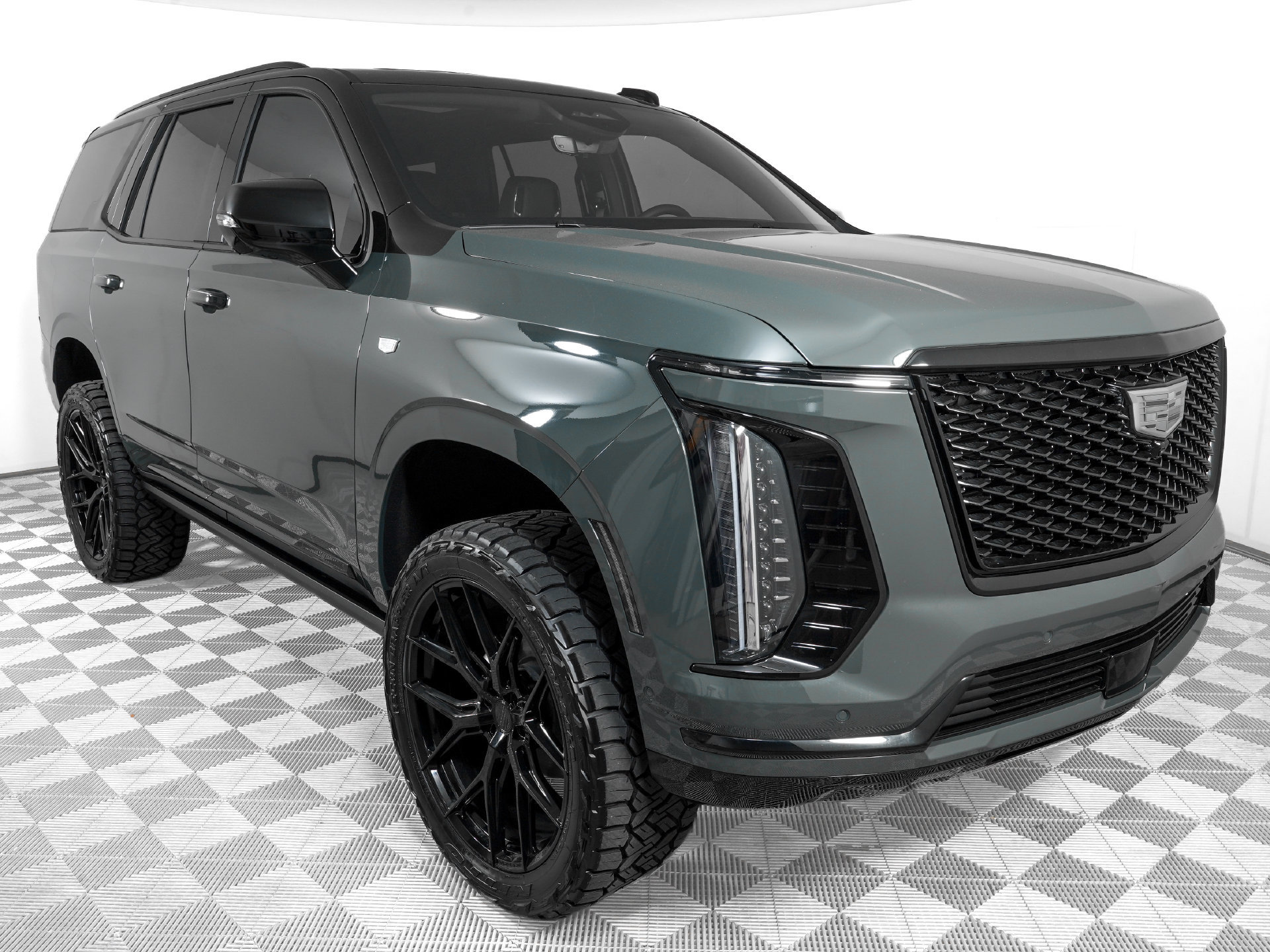 Used 2026 Cadillac Escalade Sport w/ LPO, ONYX Package AWD/4WD image 4