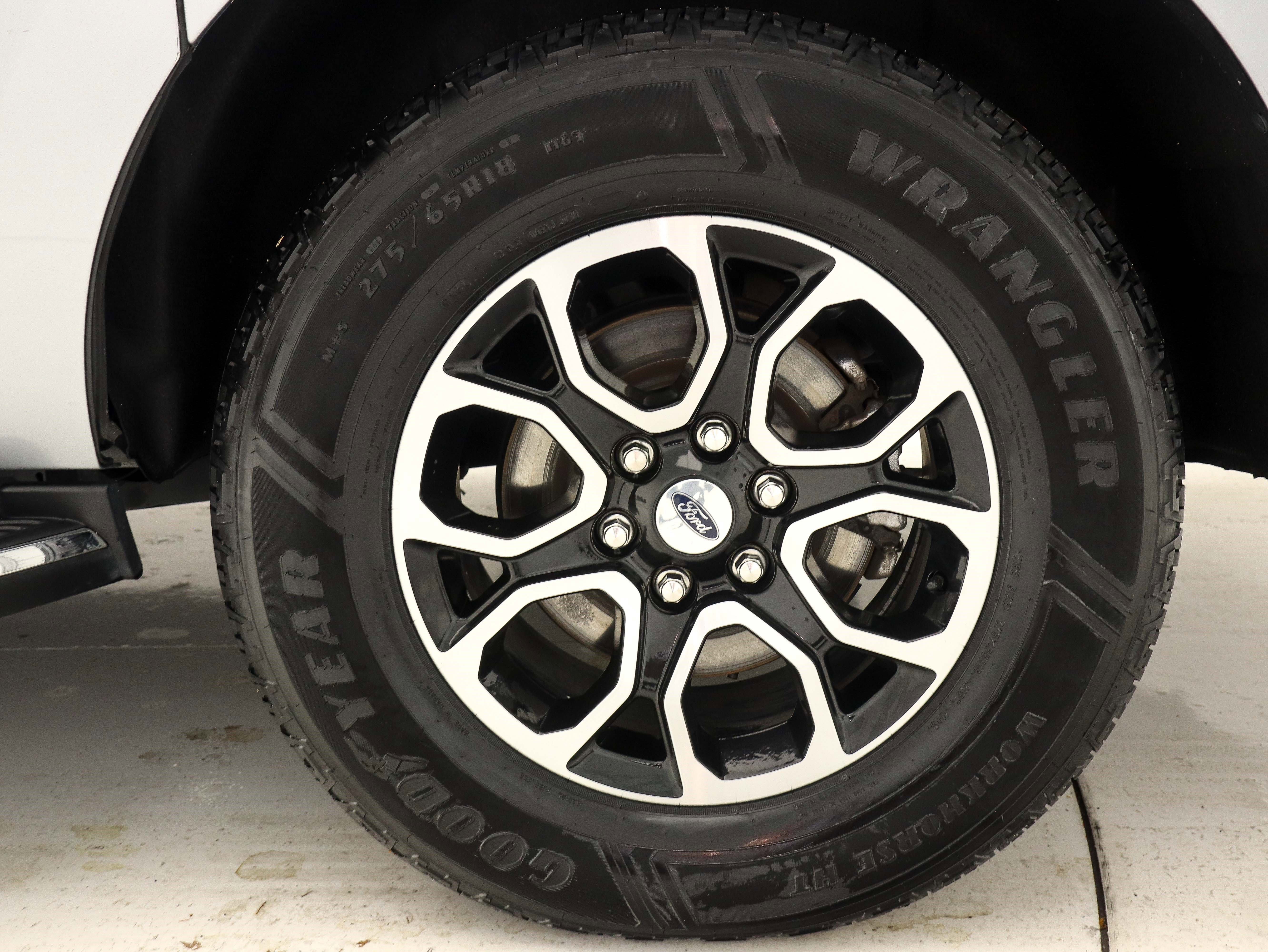 Used 2023 Ford Expedition Max XLT image 32