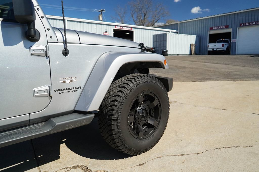 Used 2016 Jeep Wrangler Unlimited Sahara w/ Max Tow Package image 12