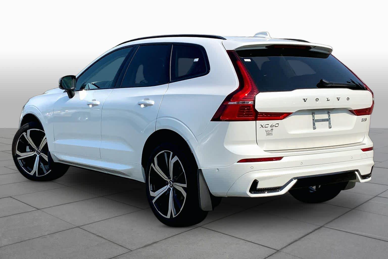 Used 2024 Volvo XC60 B5 Ultimate w/ Protection Package Premier AWD/4WD image 12