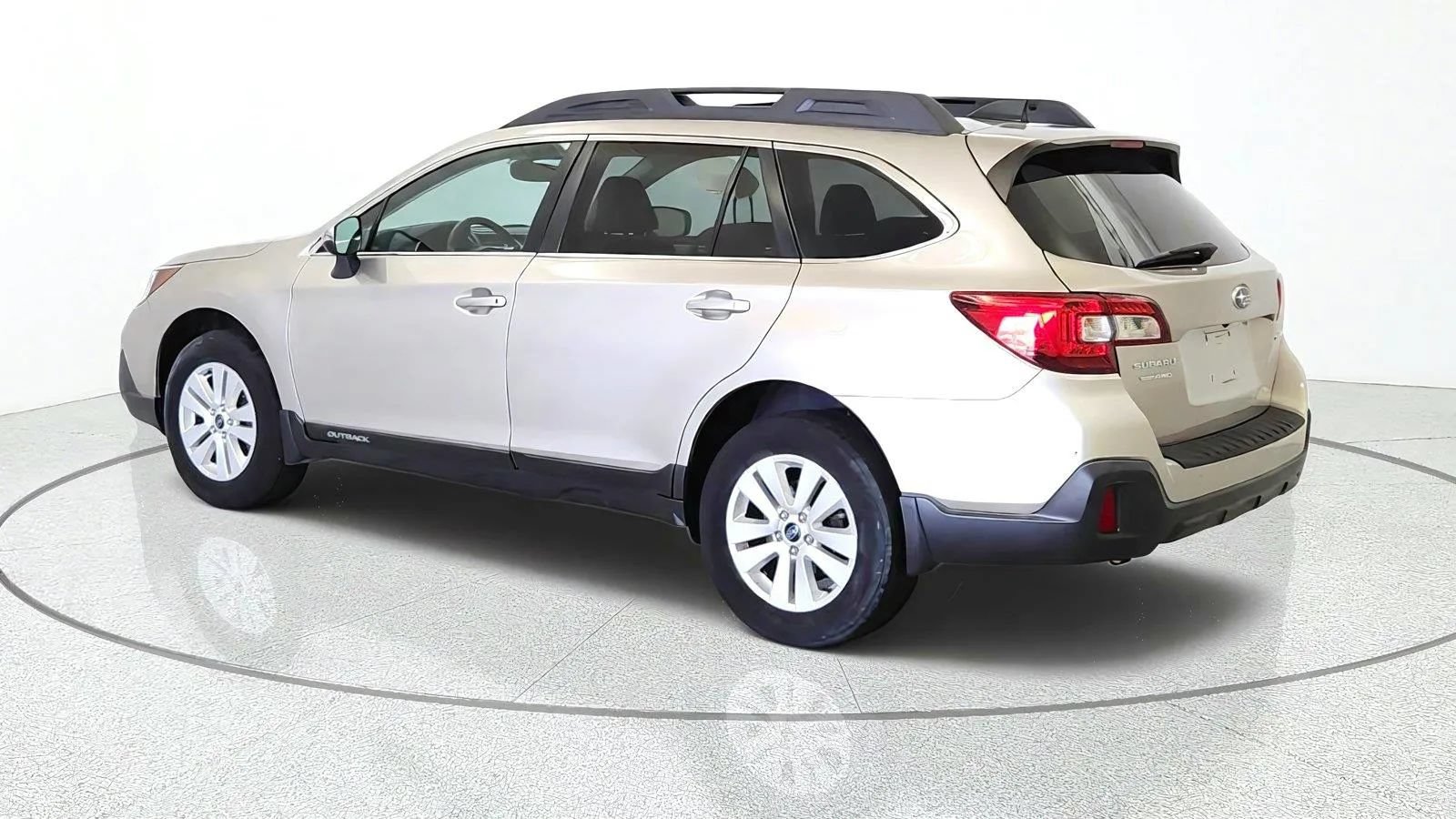 Used 2018 Subaru Outback 2.5i Premium AWD/4WD image 6
