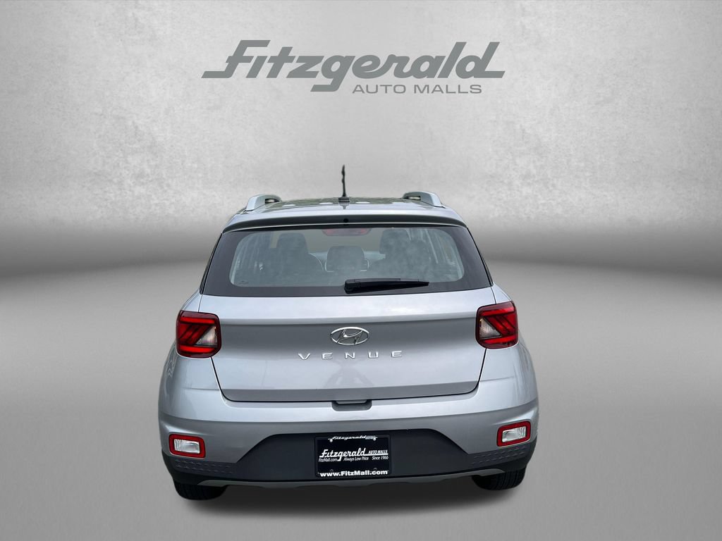 Used 2025 Hyundai Venue SEL FWD image 7