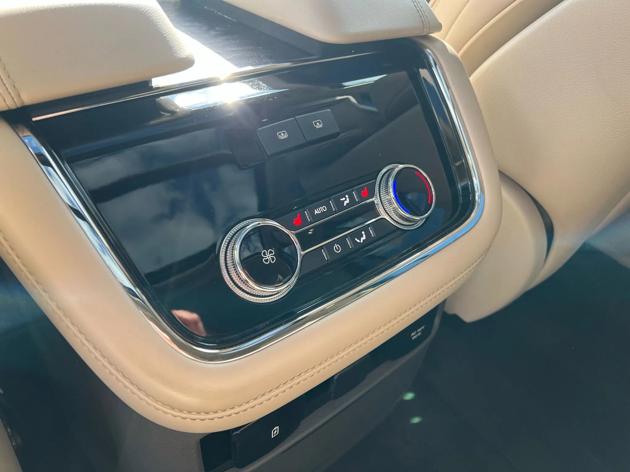 Used 2019 Lincoln Navigator L Reserve w/ Cargo Package image 39