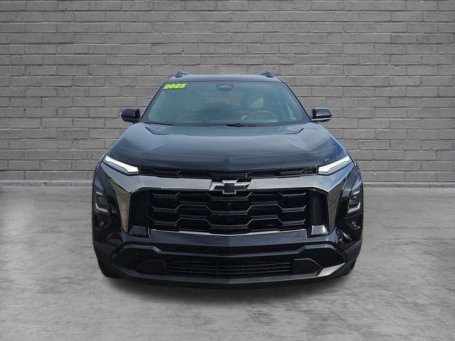 Used 2025 Chevrolet Equinox ACTIV w/ Safety and Technology Package FWD image 9
