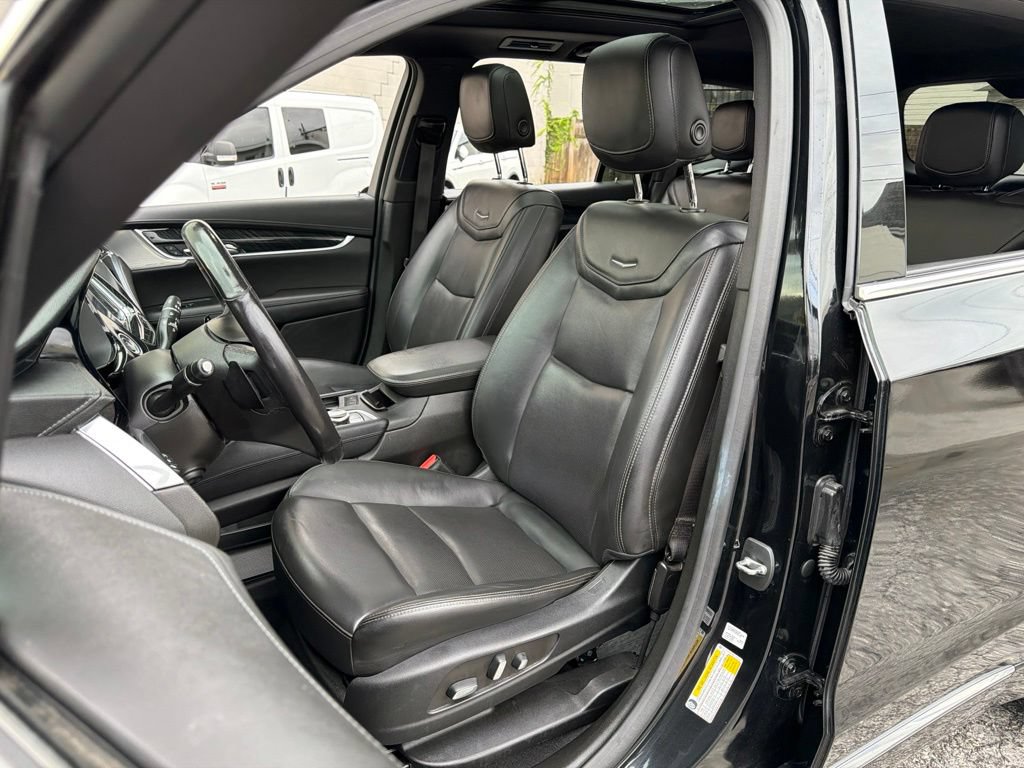 Used 2022 Cadillac XT6 Premium Luxury w/ Technology Package AWD/4WD image 33