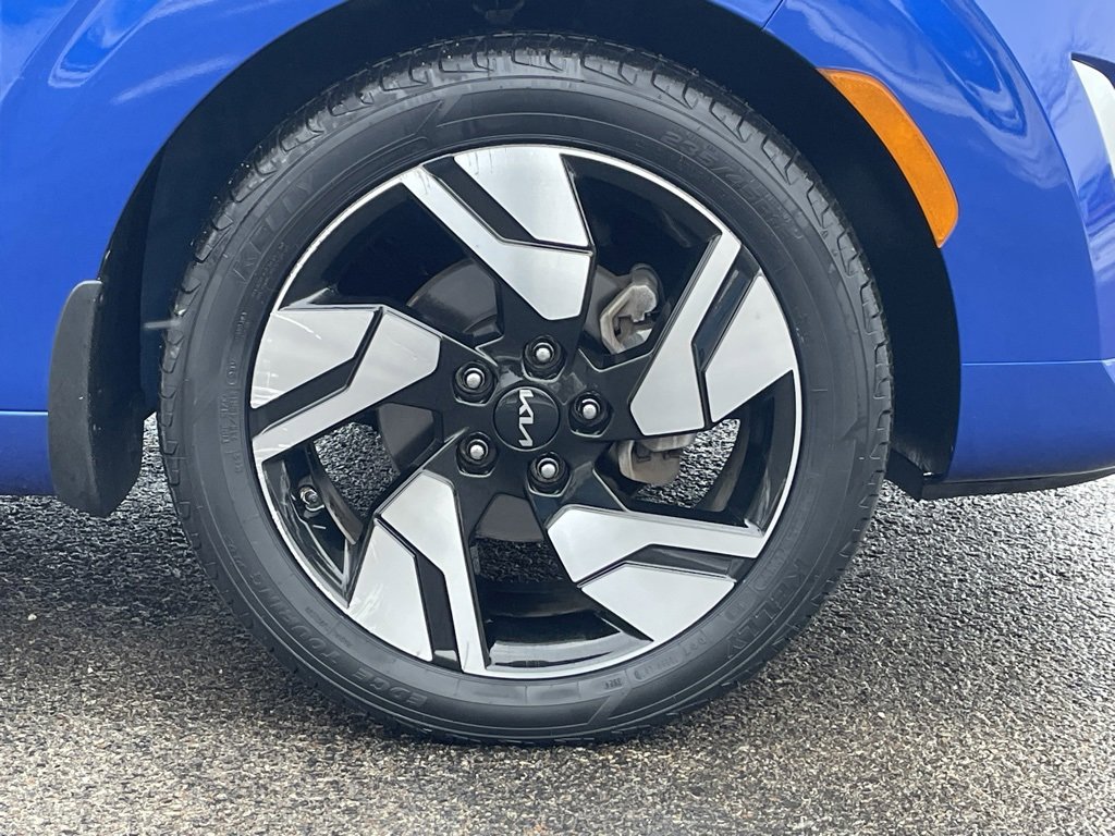 Certified 2023 Kia Soul GT-Line image 9