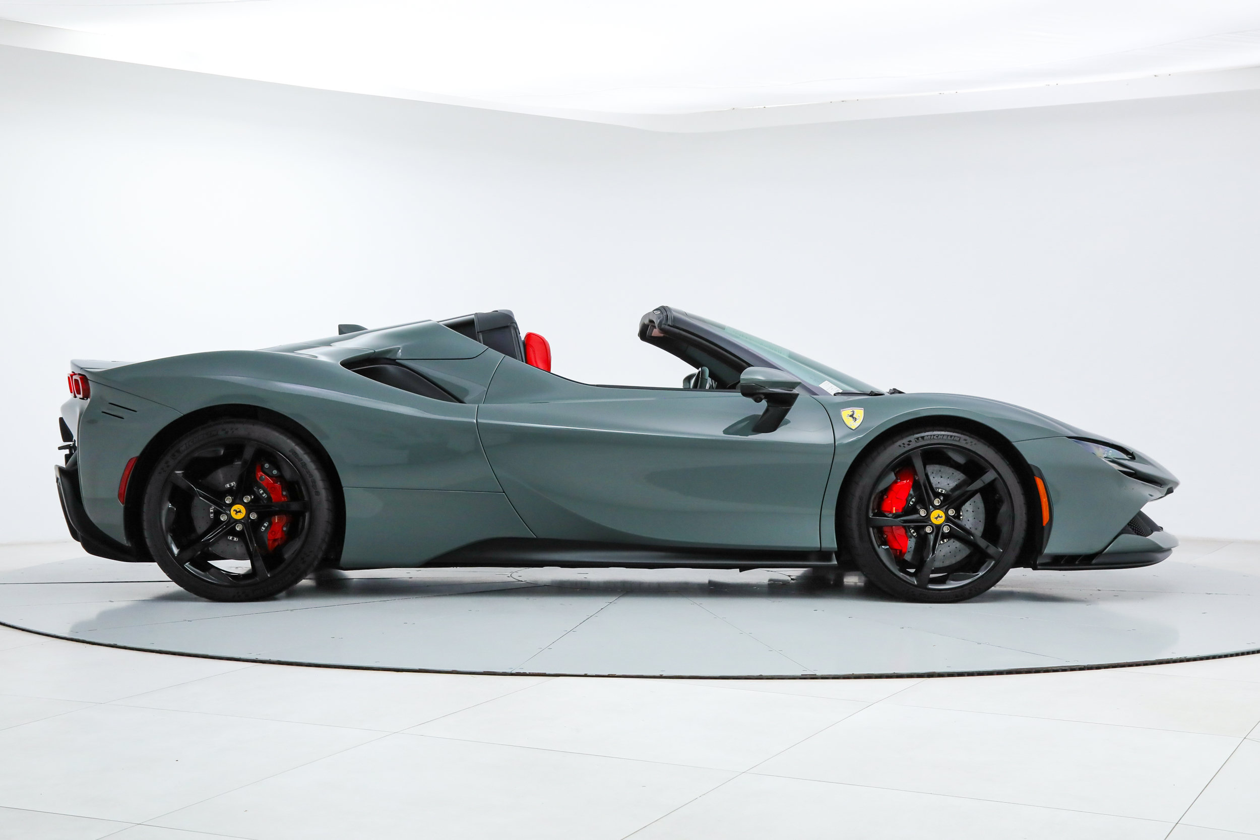 Certified 2025 Ferrari SF90 Spider AWD/4WD image 11
