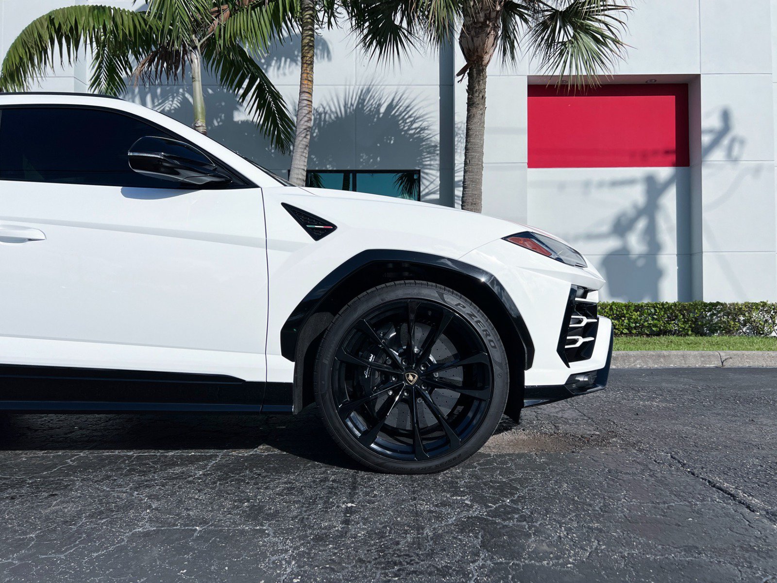 Used 2021 Lamborghini Urus AWD/4WD image 15