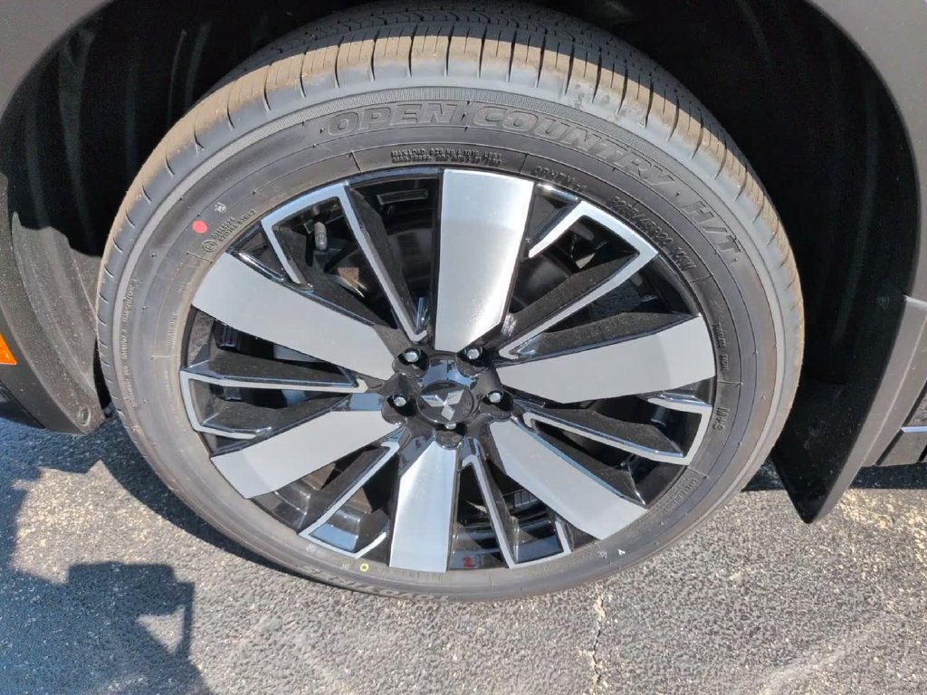 New 2026 Mitsubishi Outlander SEL FWD image 14