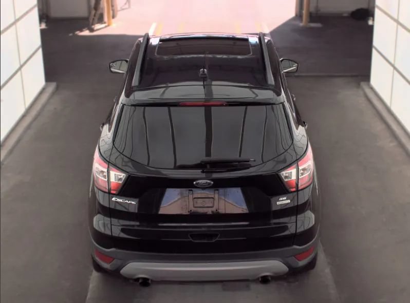 Used 2018 Ford Escape SE FWD image 4