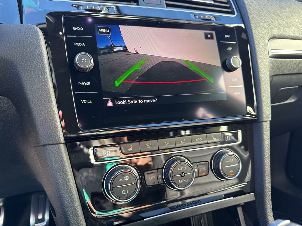 Used 2019 Volkswagen Golf R 4-Door image 16