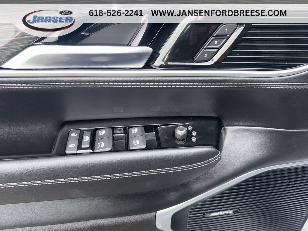 Used 2022 Jeep Wagoneer Series II AWD/4WD image 17