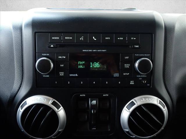 Used 2013 Jeep Wrangler Unlimited Sahara w/ Connectivity Group AWD/4WD image 16
