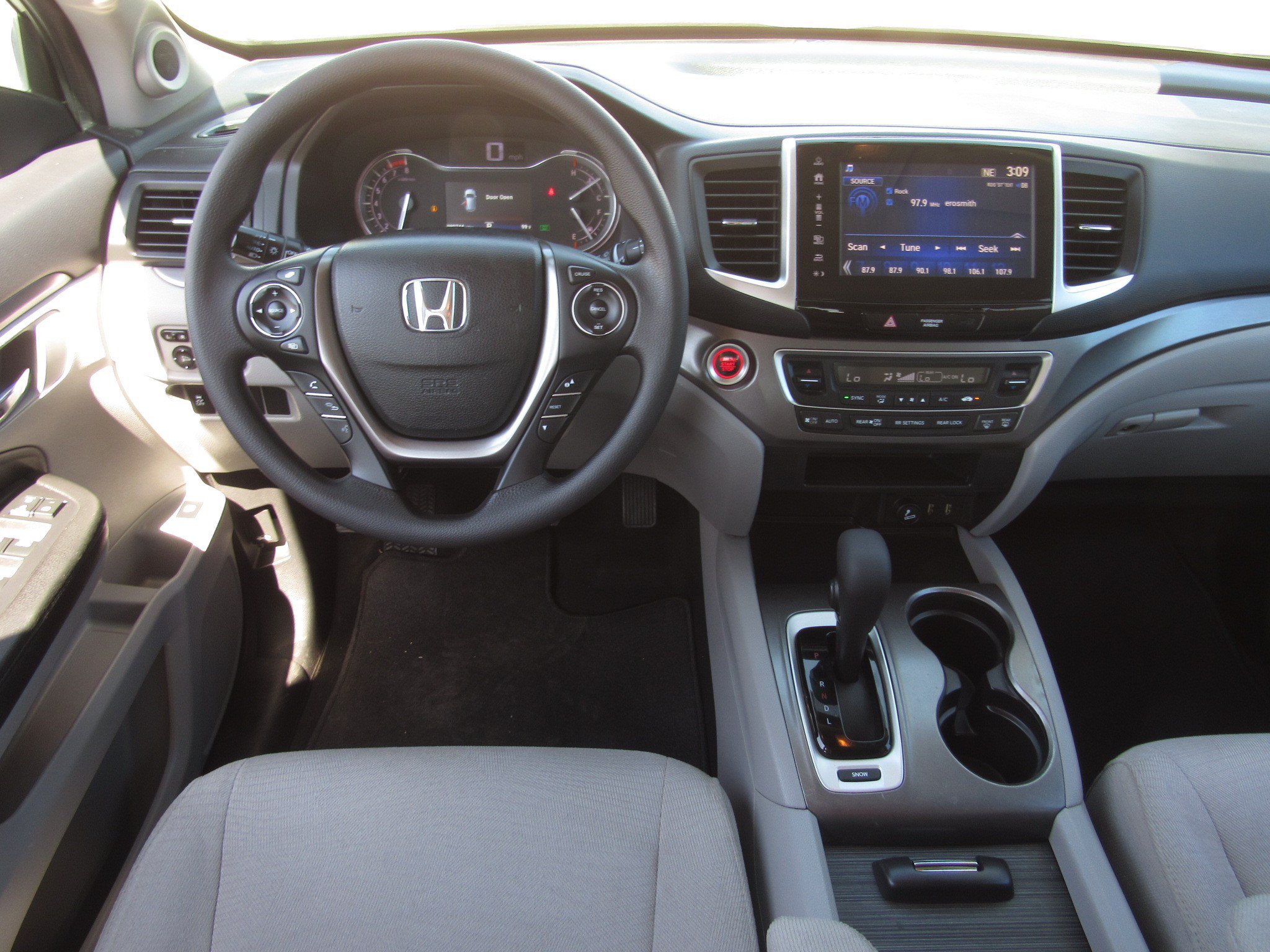 Used 2017 Honda Pilot EX image 16