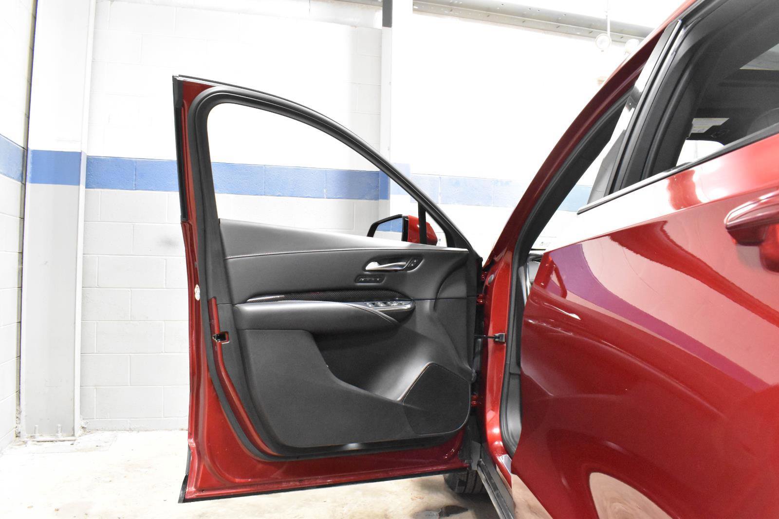 Certified 2023 Cadillac XT4 Sport w/ Cold Weather Package image 11