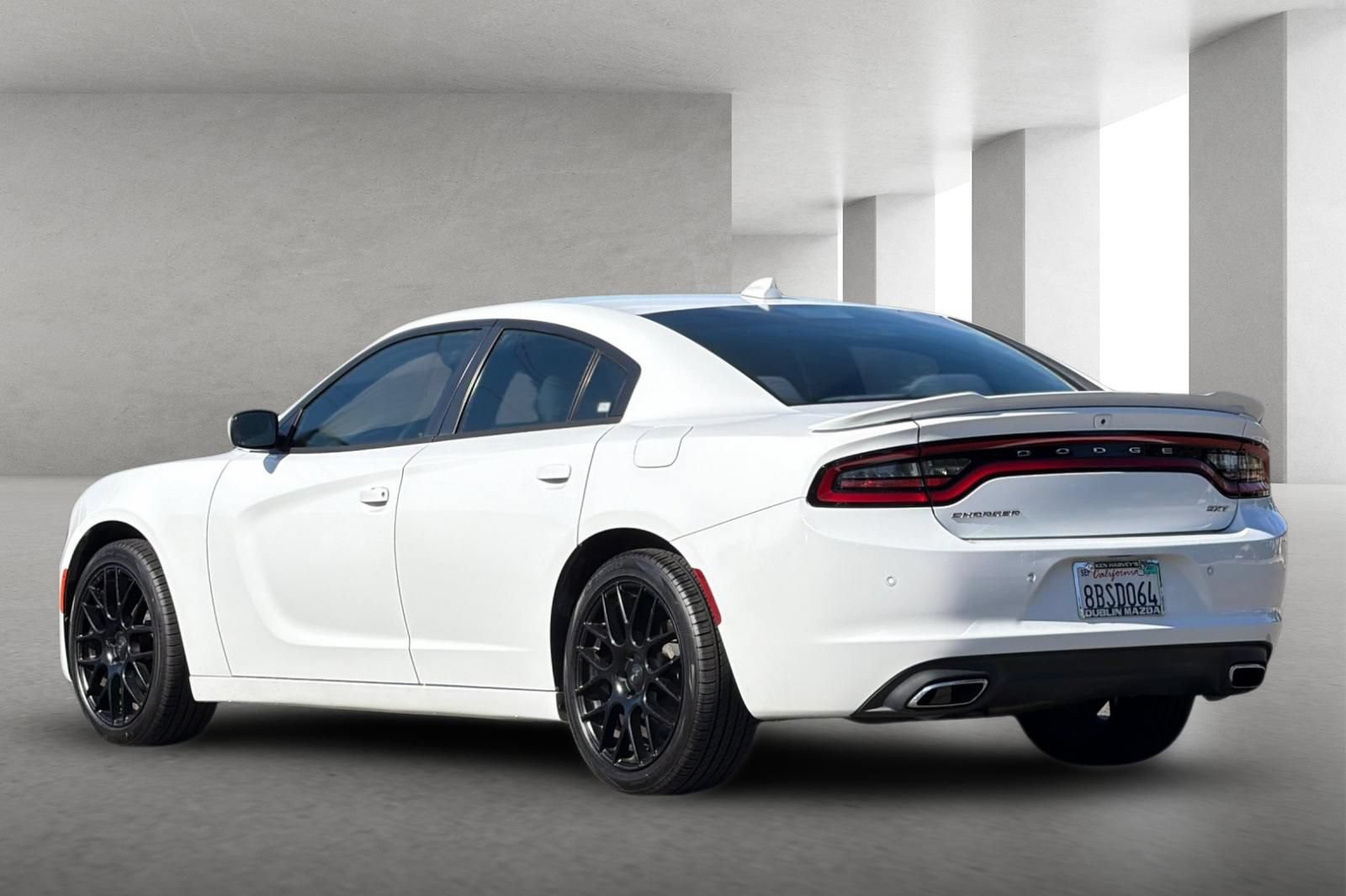 Used 2018 Dodge Charger SXT Plus RWD image 6