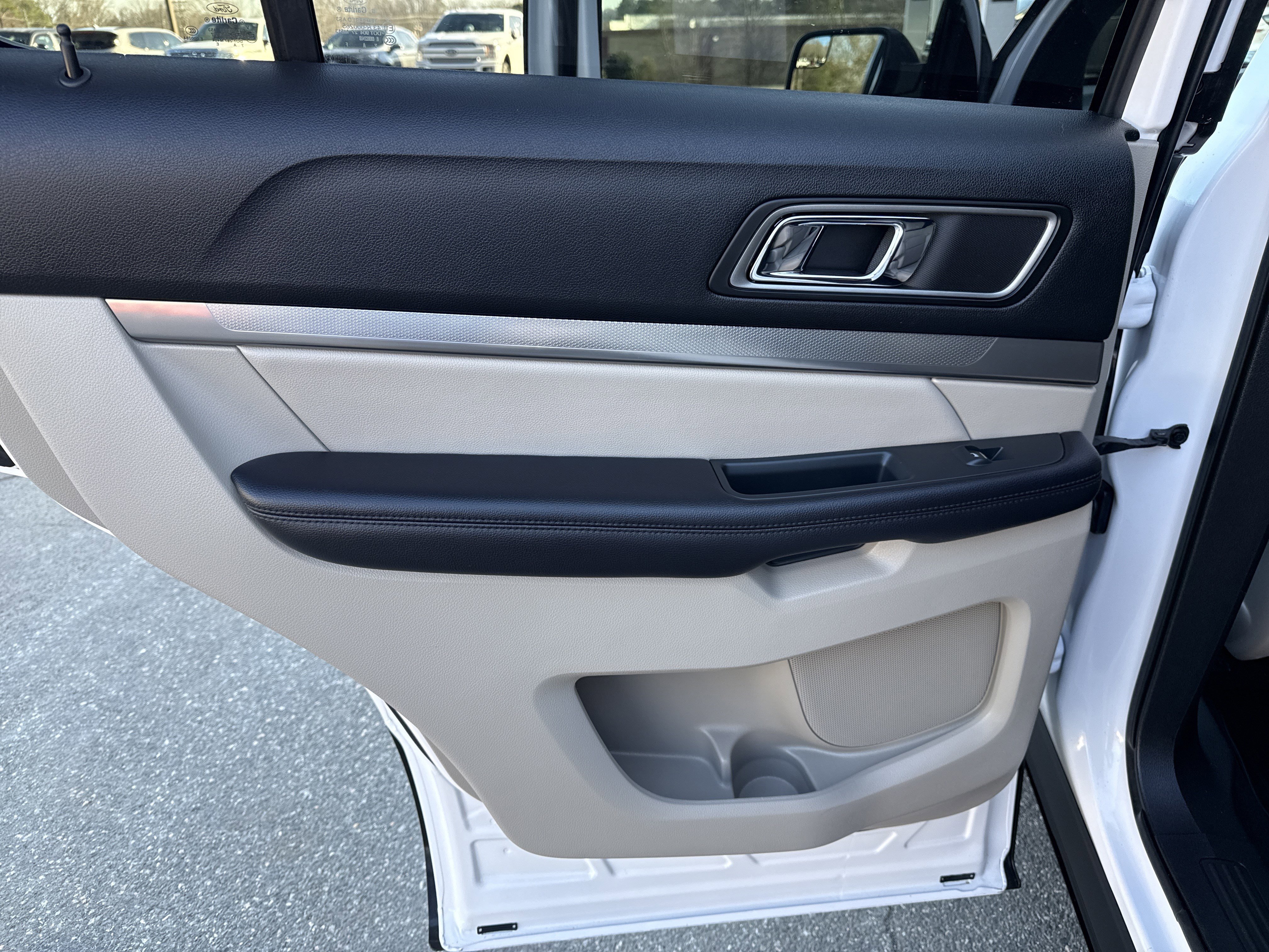 Used 2018 Ford Explorer XLT w/ Equipment Group 202A image 35