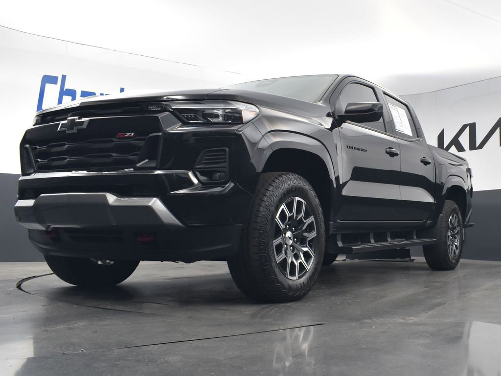 Used 2023 Chevrolet Colorado Z71 w/ Z71 Convenience Package 2 AWD/4WD image 17