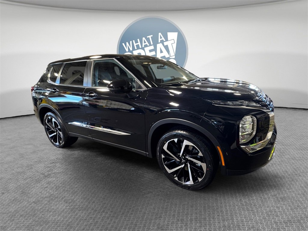 Used 2024 Mitsubishi Outlander SE video 1