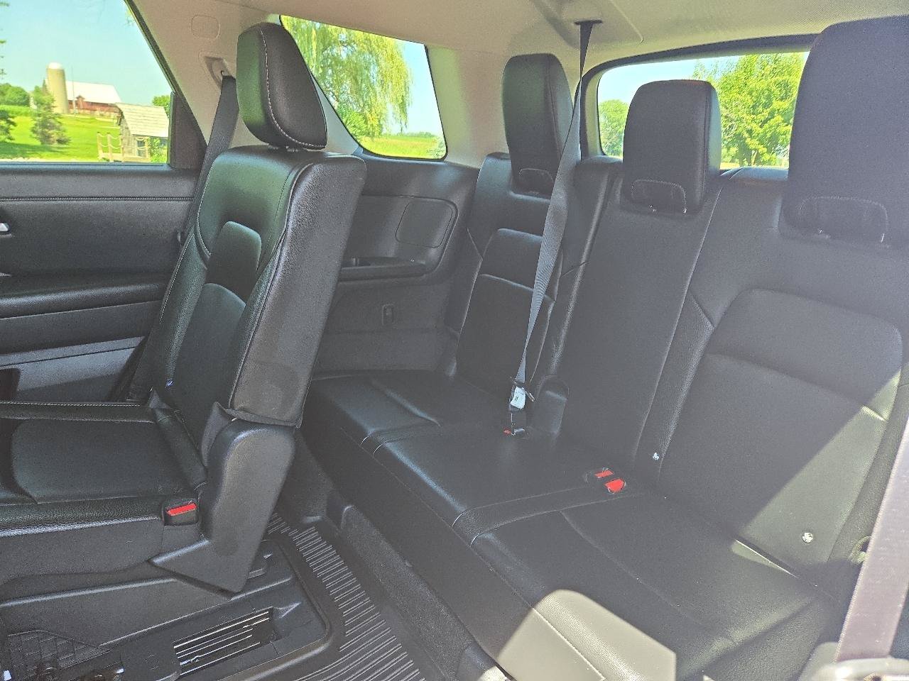 Used 2024 Nissan Pathfinder SL w/ Cargo Package AWD/4WD image 11