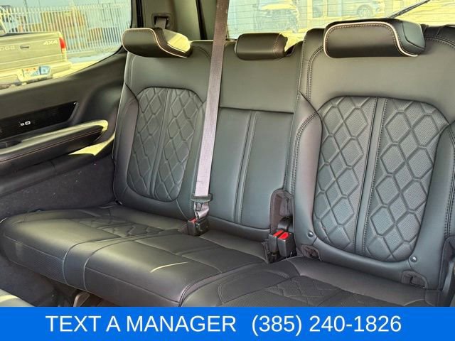 Used 2023 Jeep Grand Wagoneer Series III image 29