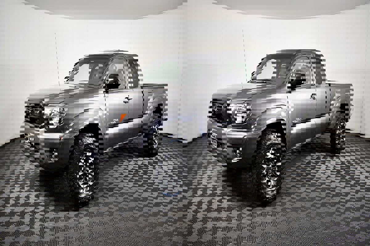 Used 2012 Toyota Tacoma TRD Off-Road image 2