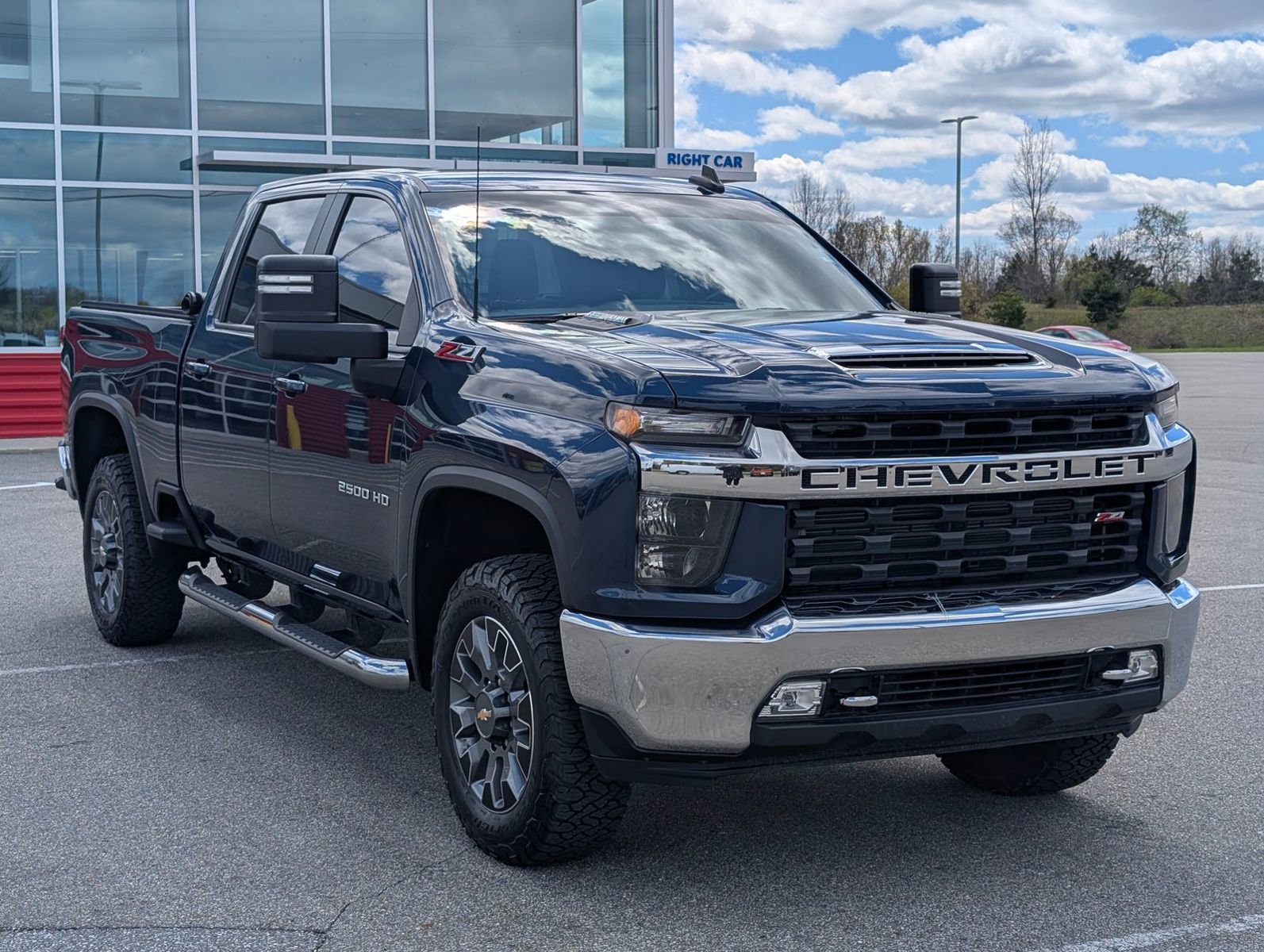 Used 2022 Chevrolet Silverado 2500 LT w/ Convenience Package AWD/4WD image 3