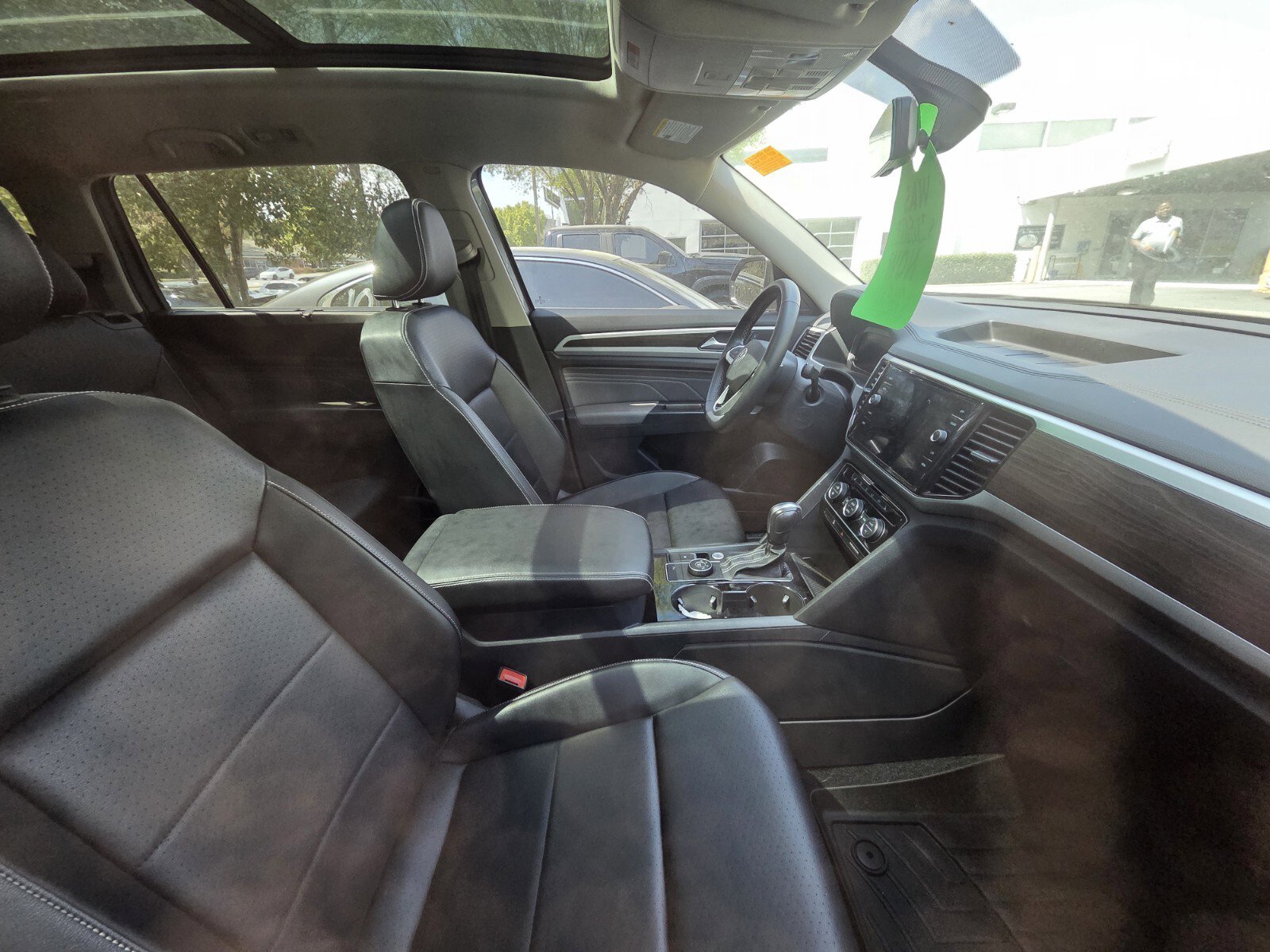 Used 2022 Volkswagen Atlas SE w/ Panoramic Sunroof Package image 6